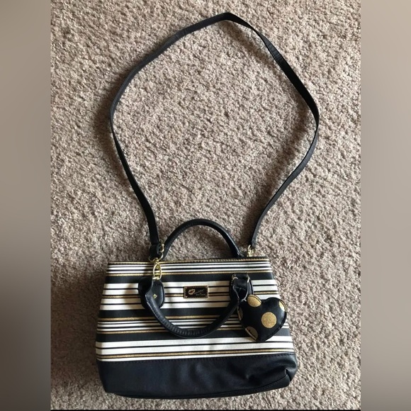 Betsey Johnson cross body purse with original key chain - Picture 1 of 2